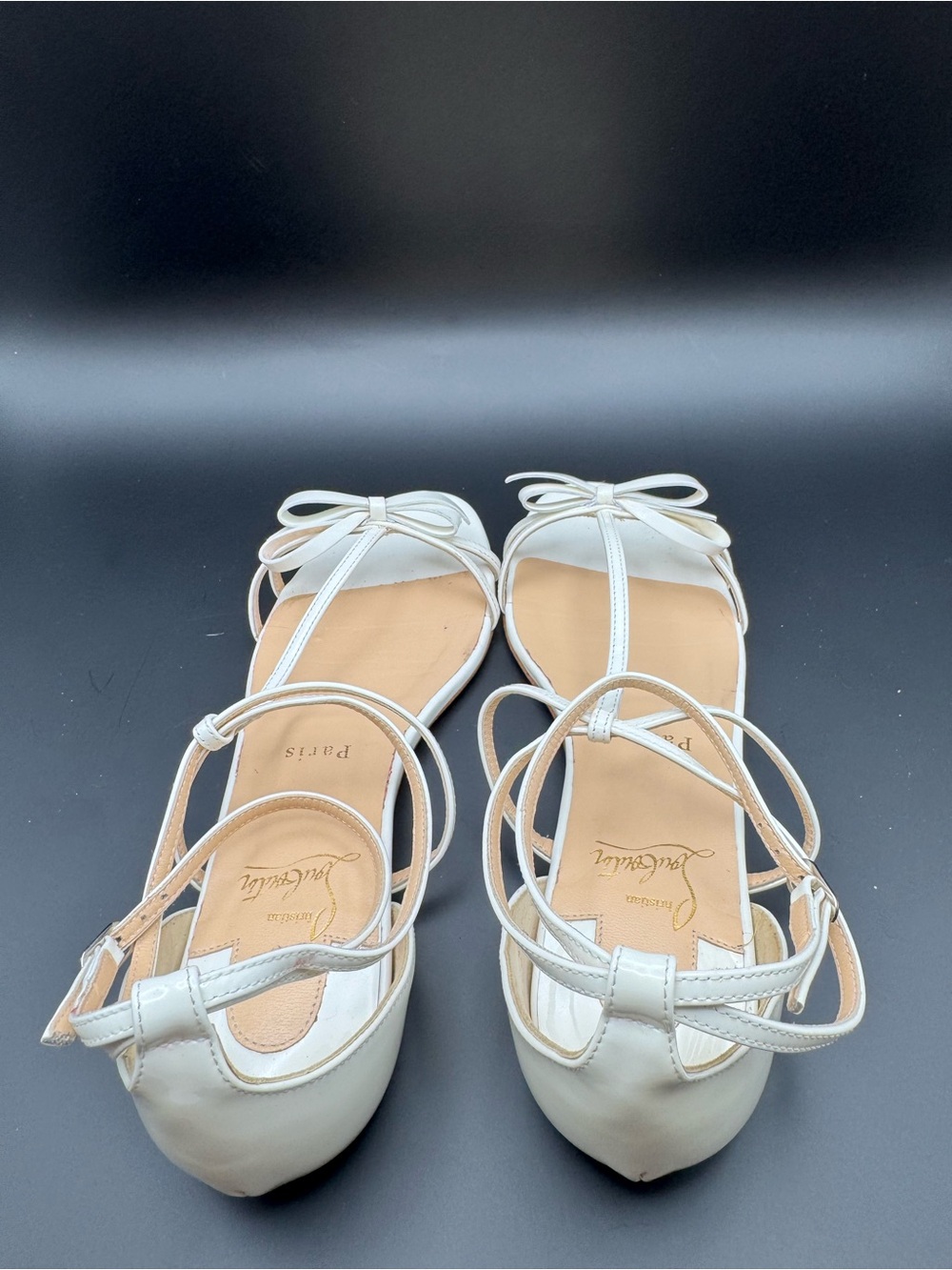 Christian Louboutin Blakissima Flat Sandals White Patent Bow T Strap EU 36 - Picture 4 of 6